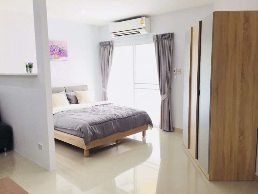 Newly decorated, fully furnished, Chiang Mai Riverside Condo for Rent
