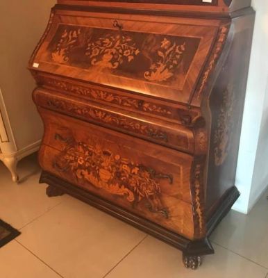 Stunning French Desk with Many Inlaids !!