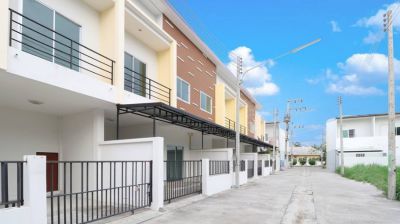 Resale Fully Furnished 3 BR Town Home in Hua Hin