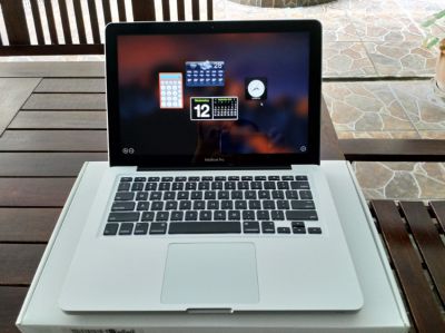 MacBook Pro 13-inch LED-backlit widescreen notebook