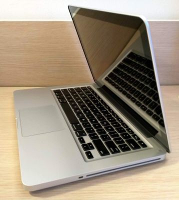 MacBook Pro 13-inch LED-backlit widescreen notebook