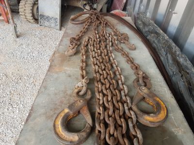 REDUCED - Container Lifting Chains and Hooks Set