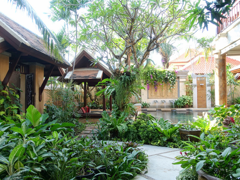 Chateau Dale: Tropical 4 plus bedroom pool villa at top Pattaya/Jomtie