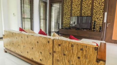 Price Reduced!! Luxury 4 bedroom pool villa close to beach