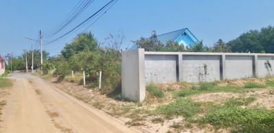Building plot 404 sqm in Paknampran, Pranburi