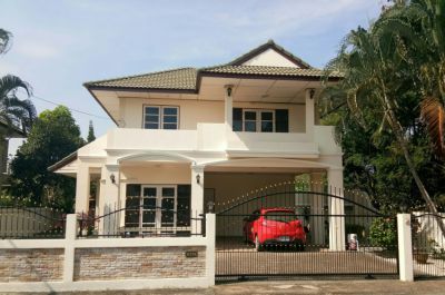 Beautiful 2 store house with private pool in Hua hin. 