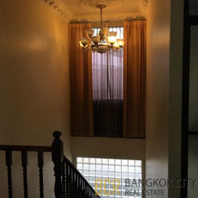 4 Bedroom Double Storey House in Silom 11 for Rent Below Market Price