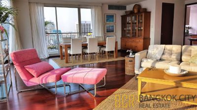High Floor 4 Bedroom Unit at Pet Friendly Condo in Sathorn for Rent