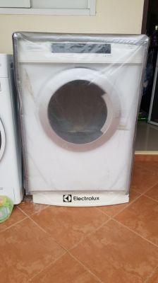 Electrolux tumble dryer 7.5kg with cover 