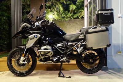 [ For Sale ] BMW R1200GS 2016 with very valuable add ons! 