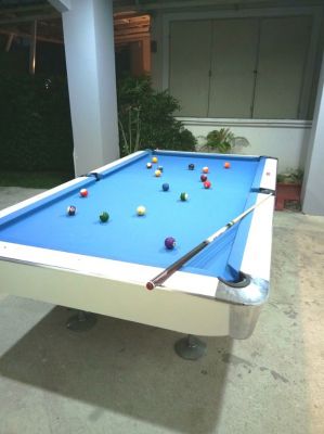 9ft Slate White Pool Table - excellent condition