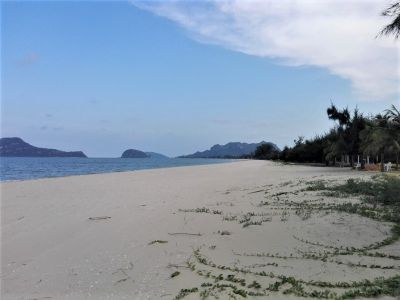 Beautiful Pranburi Dolphin Bay Beachfront Land Plots