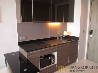 Keyne by Sansiri Luxury Condo Very High Floor 1 Bedroom Unit for Rent