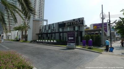 Rhythm Ratchada Luxury Condominium (CBD area)
