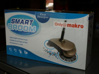 Brand New In Box Smart Broom/Brush Easy Sweeper 