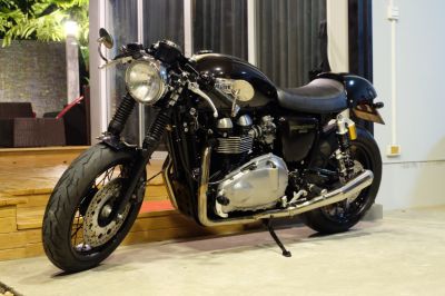 Triumph Thruxton 900 2016 very valuable price! With loads of extras!