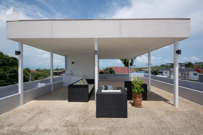 Modern villa with wonderful roof terrace and ocean view on Ocean Bay