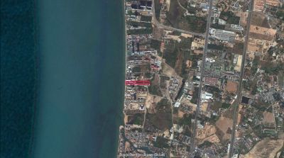 Land in Na Jomtien with 40 meters beach road frontage