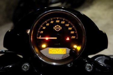 [ For Sale ] Harley Davidson Street Rod 2017 with V&H Exhuast.