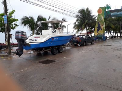 23 FT Fast Fisher /Dive Boat. Centre Console Yamaha 150 HP For Sale.