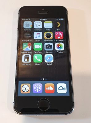 Apple iPhone 5s 64GB Space Gray Unlocked
