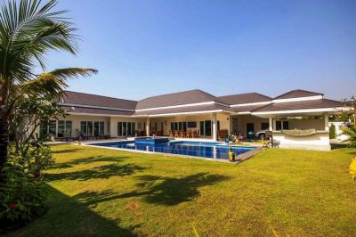 Exceptional 5-Bed Pool Villa in Hua Hin near Palm Hills Golf