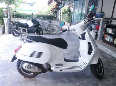 NEW VESPA GTS 300 ABS FOR SALE ---- ONLY 417 KM!!!