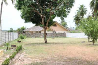 Beautiful land with Bungalow houses, pool and long-term tenants