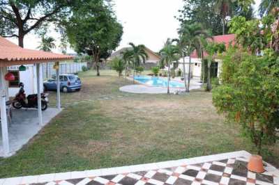 Beautiful land with Bungalow houses, pool and long-term tenants