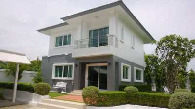 Modern house with enormous garden for rent in Panya Village (Onnut 30)