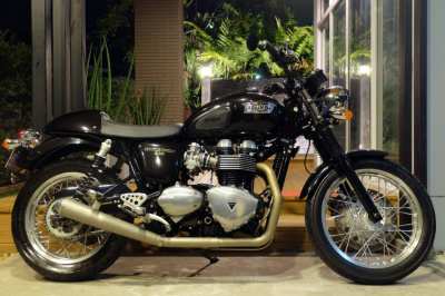 Triumph Thruxton 2015 with D&D exhaust and Ohlins rear suspensions!
