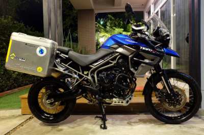 Triumph Tiger XCX 2015 only 12,3xx km with Touratech side panniers!