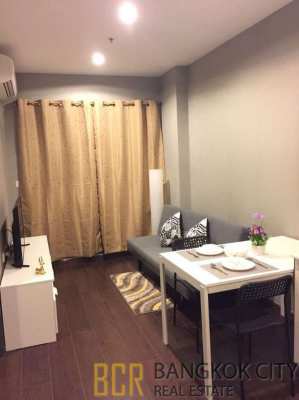 C Ekkamai Luxury Condo High Floor 1 Bedroom Flat for Rent 