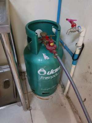 Gas stove. Gas bottle