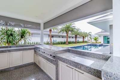 The Clouds luxury pool villa 321 sqm Hua Hin next to Palm Hills