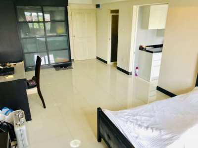 Beautiful 2 bedroom Condo for sale in Don Muang,Happy Condo