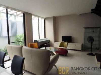 Spacious 4 Storey 4 Bedroom Townhome in Sukhumvit 65 for Sale