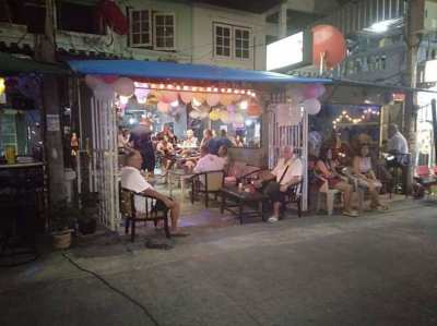 Popular Beer Bar / Pool Bar in Hua Hin 3 MONTHS RENT PAID and Deposit