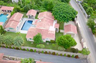✅ REDUCED  from 23Mil ✅ High Quality Pool Villa, Great Location.