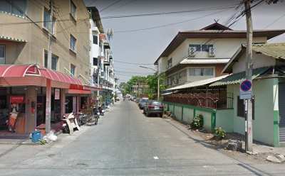 Commercial building for sale in Chiang Mai, beautiful city, 3 floors, 126 square meters, 3 units for sale.