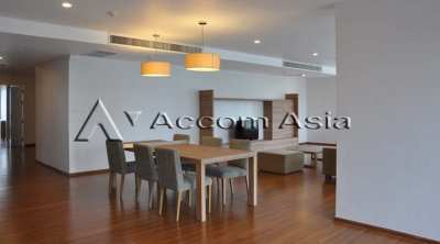 Minimalist Style Apartment 4+1 Bedroom For Rent BTS Thong Lo