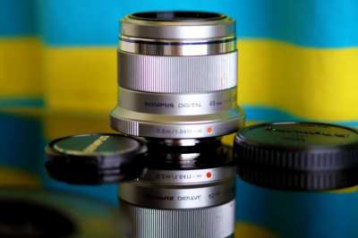 OLYMPUS 45mm F1.8 Portrait lens
