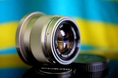 OLYMPUS 45mm F1.8 Portrait lens