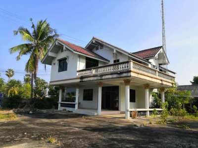 Second house near Cha-am beach.price is very cheap