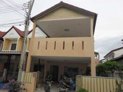 Townhouse for Sale at Corner