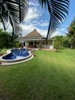 Beautiful secluded Pool Villa set in lush tropical garden in Hua Hin