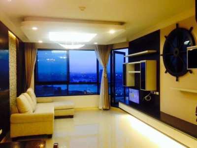 Spacious Riverside Condo with superb city and river views for rent