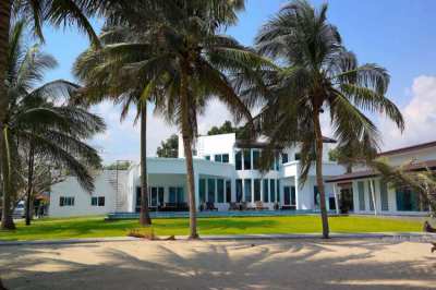Absolute Beachfront House for Sale