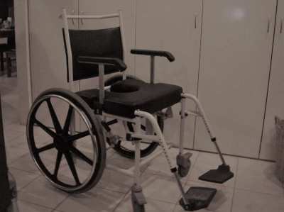 shower/comode wheelchair