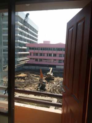 Urgent sale, second hand condo price is cheap Heart of Pathum Thani